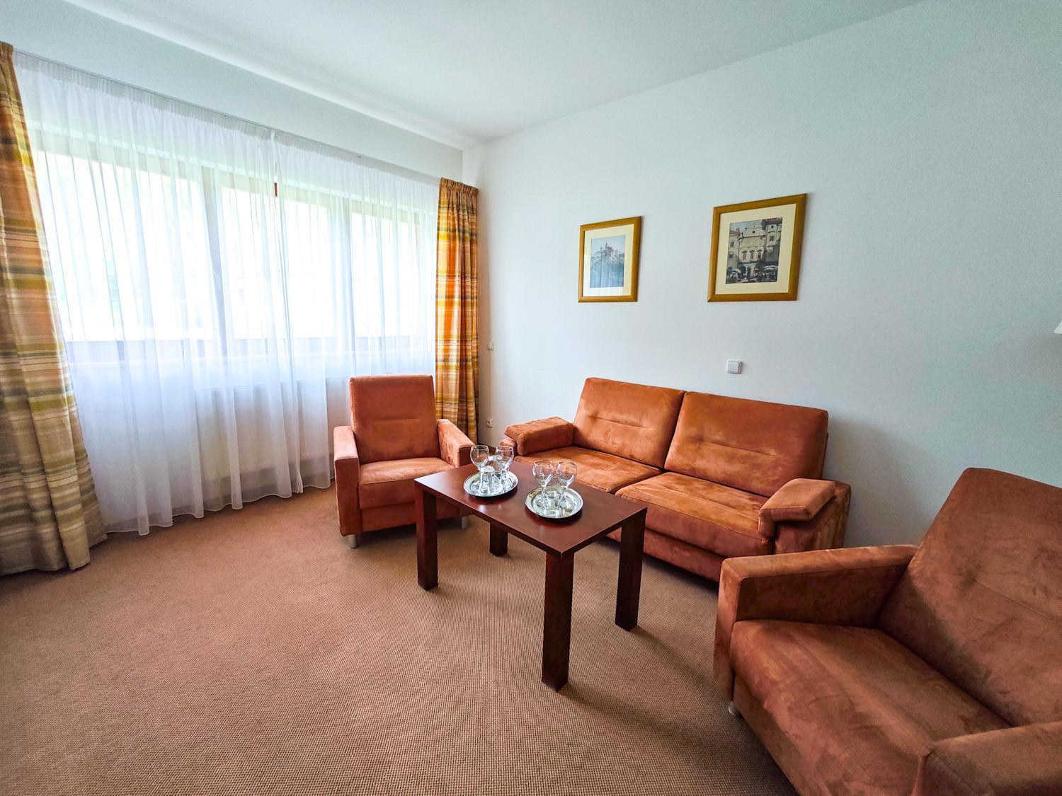 Hotel Bazant Karlovy Vary Bagian luar foto